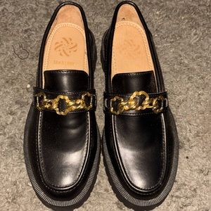 black slip’on loafers
